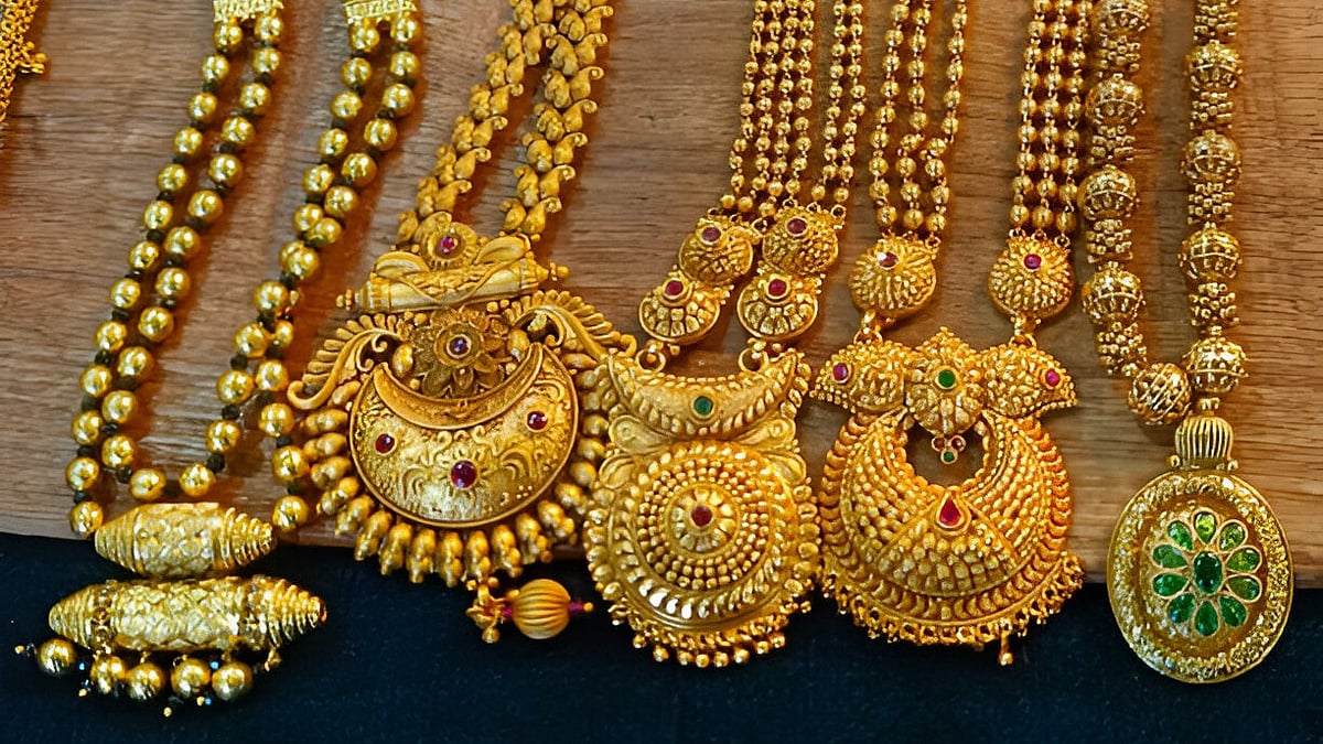 Gold: கடந்த ஒரு மாதத்தில் இதுதான் குறைந்த விலை; தங்கம் மற்றும் ஜுவல்லரி ...