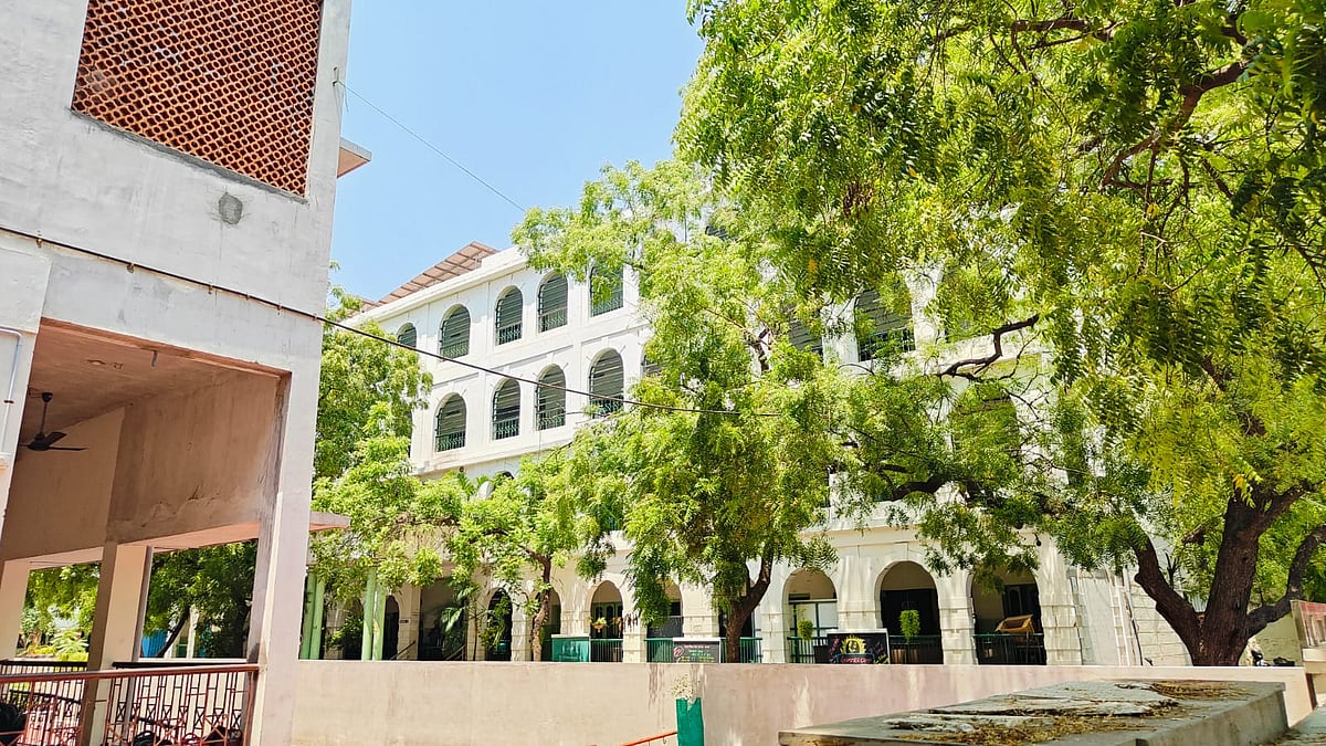 பள்ளி மாணவர்களை பாதிக்கும் ரெளடிகளின் மீம்ஸ் & ரீல்ஸ்... கொலை சம்பவங்களின் பகீர் பின்னணி