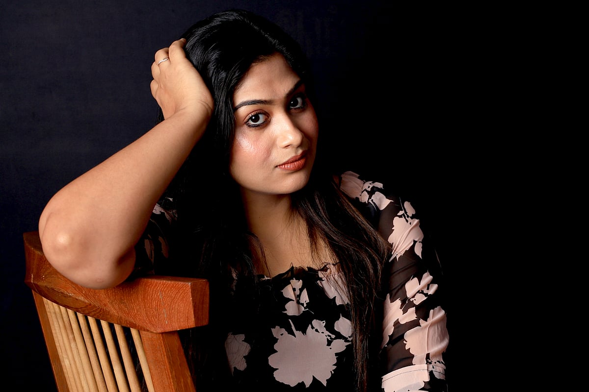 `மீனாட்சி சுந்தரம்' சீரியல்  நடிகை ஷோபனாவின் லேட்டஸ்ட் போட்டோஷூட் ஸ்டில்ஸ்!