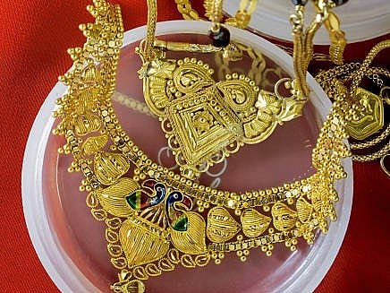 தங்கம் விலை: `ஒரு கிராமுக்கு ரூ.9,000; ஒரு பவுனுக்கு ரூ.72,000 தாண்டிய தங்கம் விலை!'