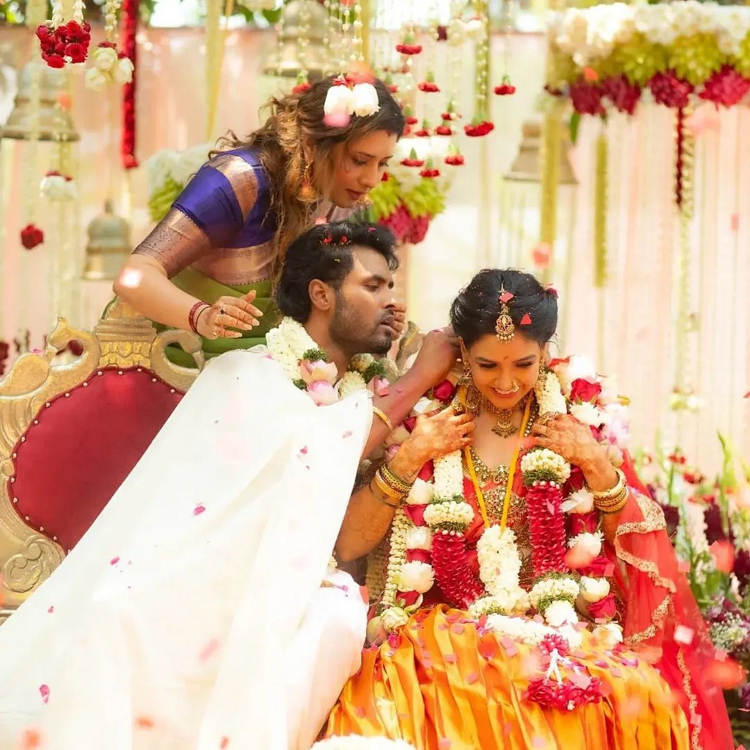 Amir-Pavani: 'எங்கேயோ பிறந்த என் அன்பே...'- அமீர்- பாவனி திருமண க்ளிக்ஸ்| Photo Album 