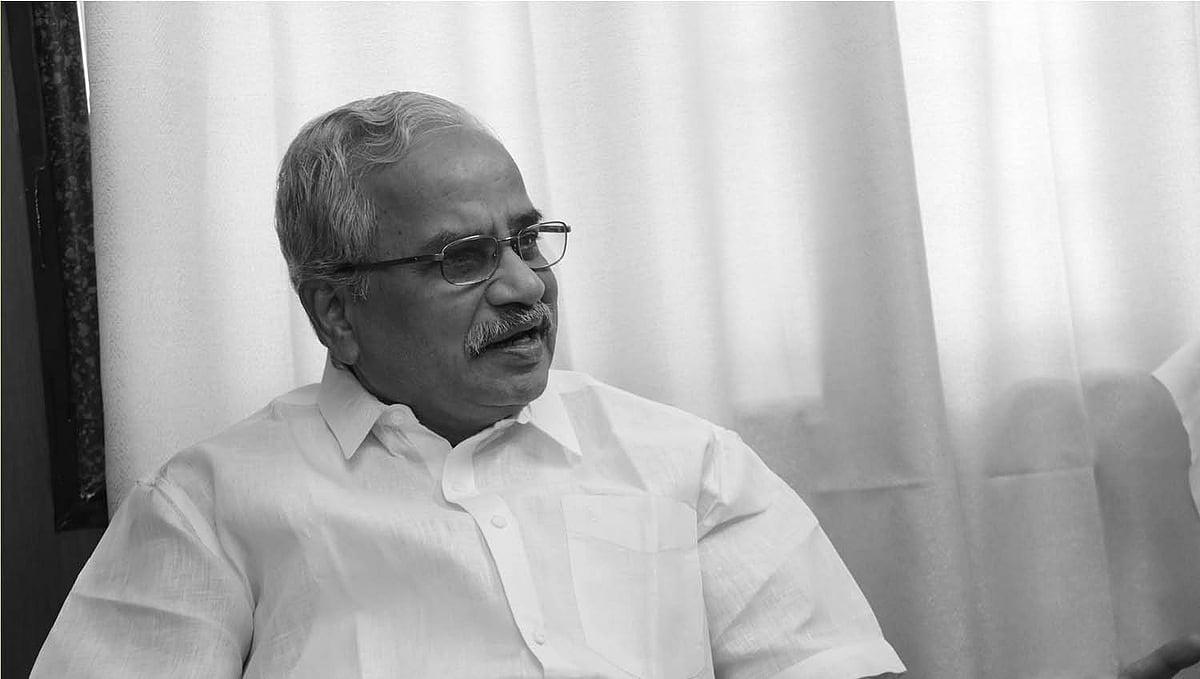 ``சேகர்பாபு கும்பாபிஷேகம் நடத்துவதால் கடவுளை வணங்குவதையே விட்டுவிடத் தோன்றுகிறது