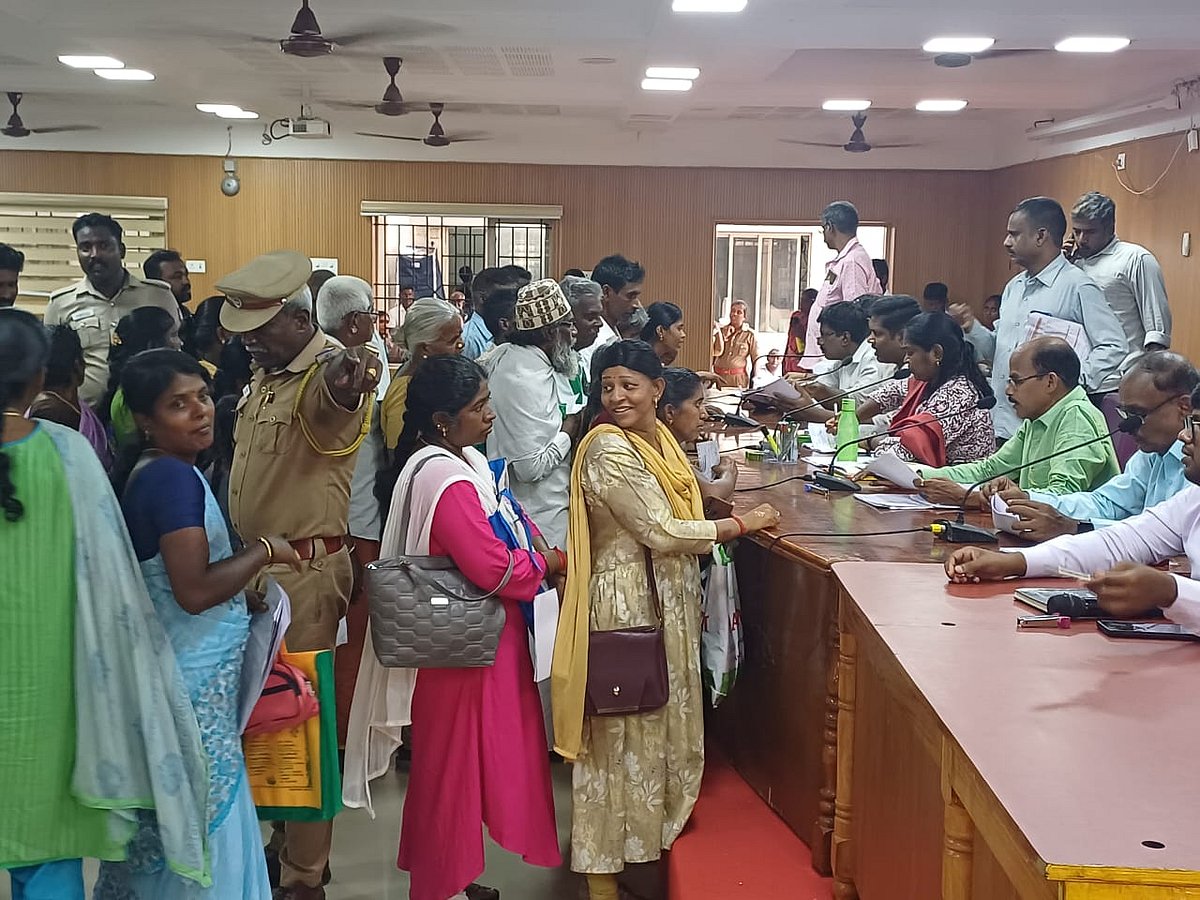 மனு கொடுக்க வந்த மக்களை ஒருமையில் பேசி, அவமரியாதையாக நடத்திய காவலர் - ஆட்சியர், இதையும் கவனிக்கலாம்!