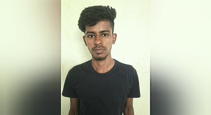 காதலிக்க மறுத்த மாணவி; கழுத்தை அறுக்க முயன்ற வாலிபர்; பிடித்து போலீஸிடம் ஒப்படைத்த மக்கள்