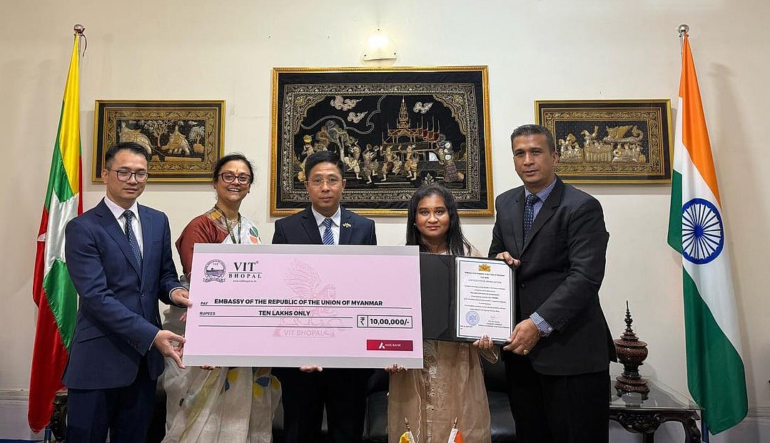 VIT: மியான்மார் நிலநடுக்க நிவாரணத்திற்கு நன்கொடை கொடுத்த VIT போபால்