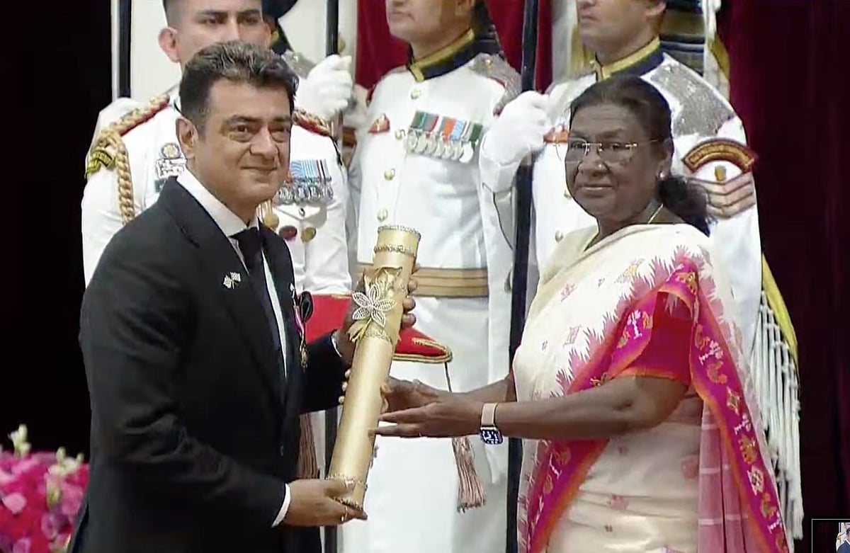 Padma Awards: `பத்ம பூஷண்' அஜித்;
 விருது விழாவில் நெகிழ்ந்த ஷாலினி