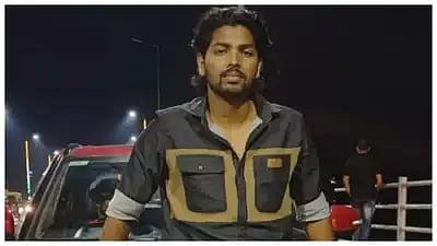 பாலிவுட் நடிகர் கொலை; நண்பர்கள் செய்த கொடூரம்; பெற்றோர் புகார்