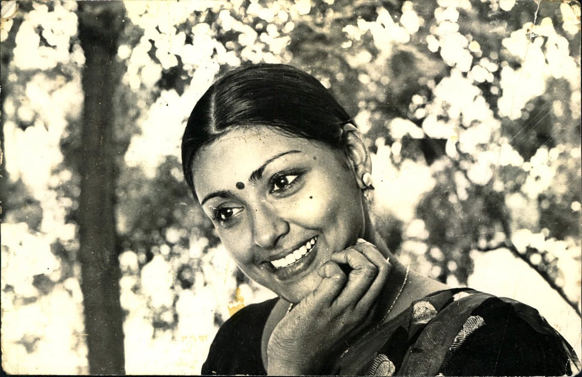 Retro நாயகிகள் 02: `எனக்கு மரியாதை தெரியாதா? சினிமாவை விட்டே போயிடுறேன்’ - சுஜாதா பர்சனல்ஸ்