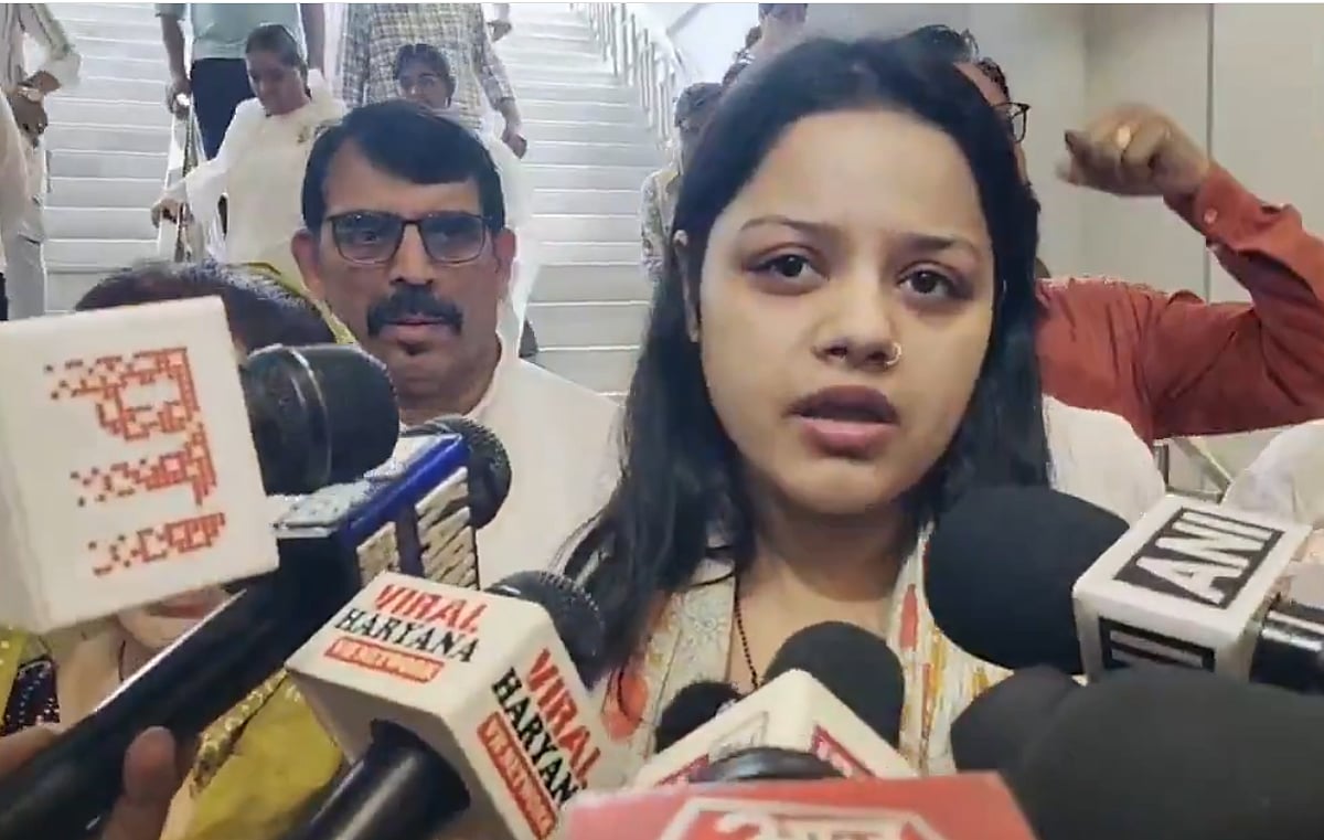 Pahalgam : ‘முஸ்லிம்கள், காஷ்மீரிகளுக்கு எதிராக வெறுப்பு...’ - கொல்லப்பட்ட வீரரின் மனைவி வேண்டுகோள்