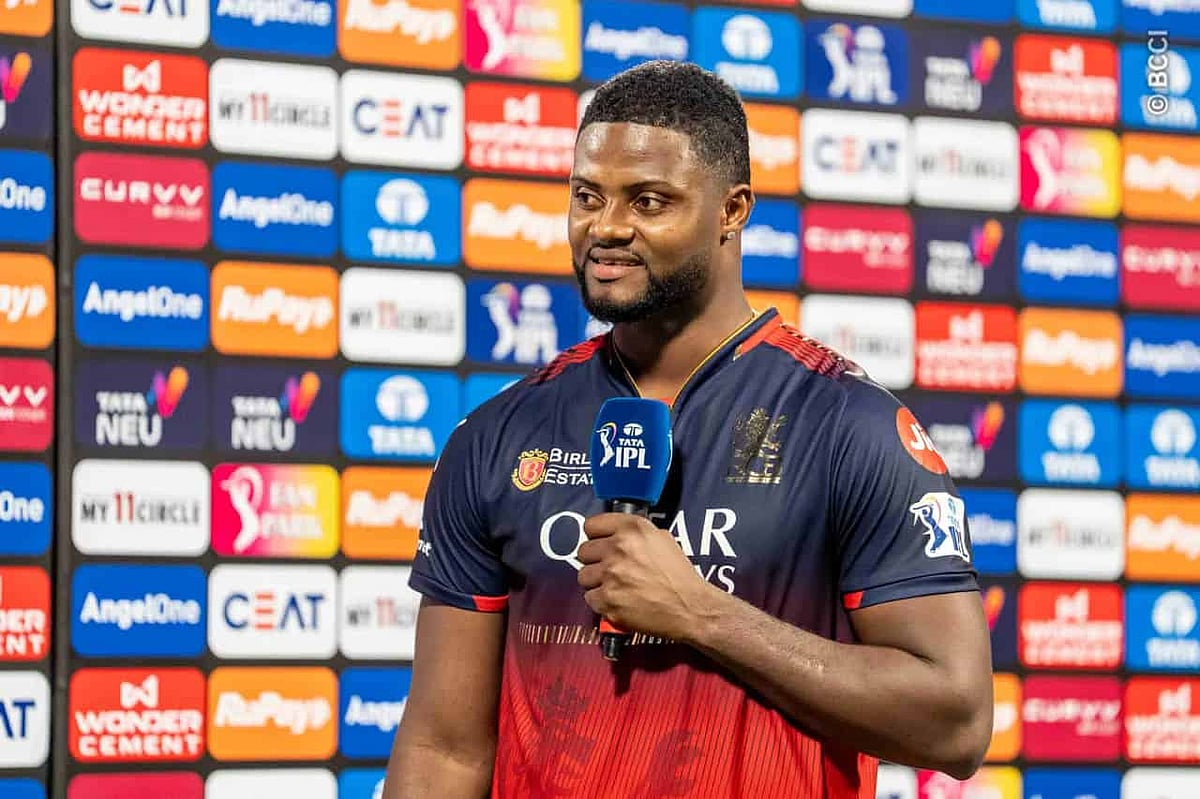 RCB: `தினேஷ் கார்த்திக்தான் எங்களின் பேட்டிங்கை மாற்றினார்!' - ஆட்டநாயகன் ரோமாரியோ ஷெப்பர்ட்