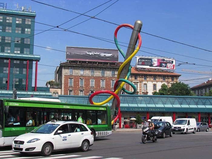 கலை என்னும் கவிதை! - இத்தாலியின் `ஊசி நூல் முடிச்சி’ சிலை  | My Vikatan 