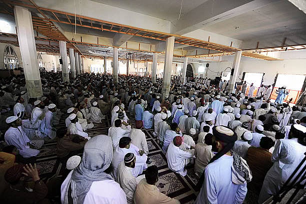 `இந்தியாவுக்கு எதிரானப் போரில் எத்தனை பேர் பங்கெடுப்பீர்கள்?' - மதகுருவின் கேள்விக்கு மக்களின் பதில்