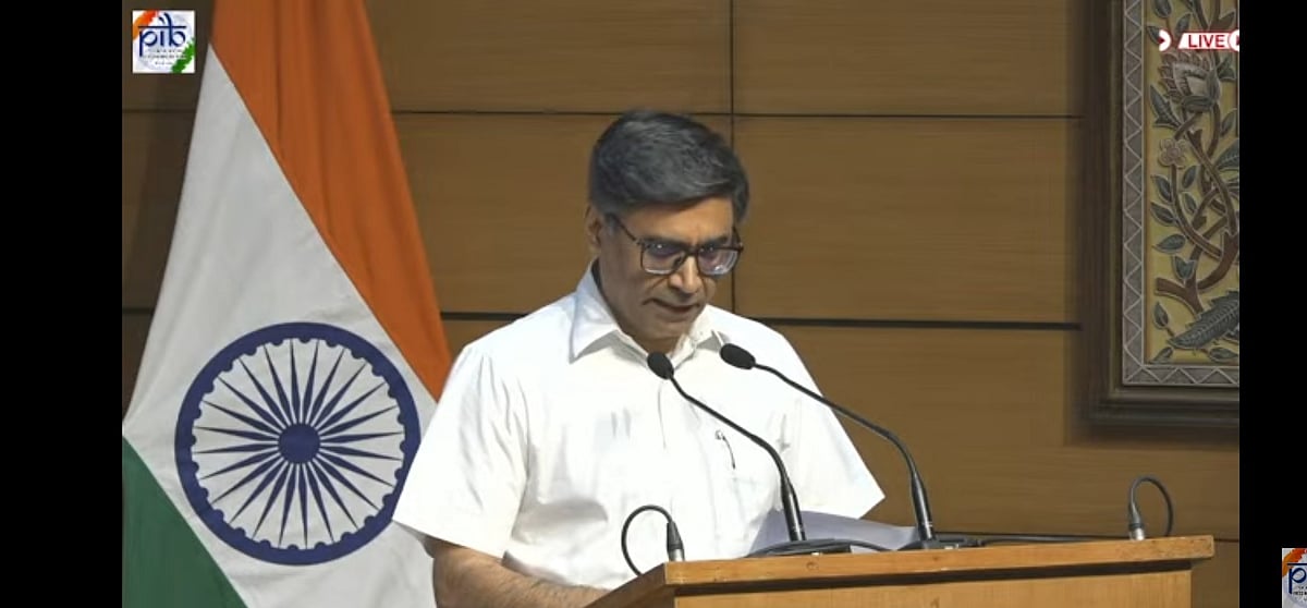 Operation Sindoor: `பஹல்காம் தாக்குதல் மிகவும் கொடூரமானது’ - ஆபரேஷன் சிந்தூர் குறித்து விளக்கும் பாதுகாப்புத்துறை|Live 