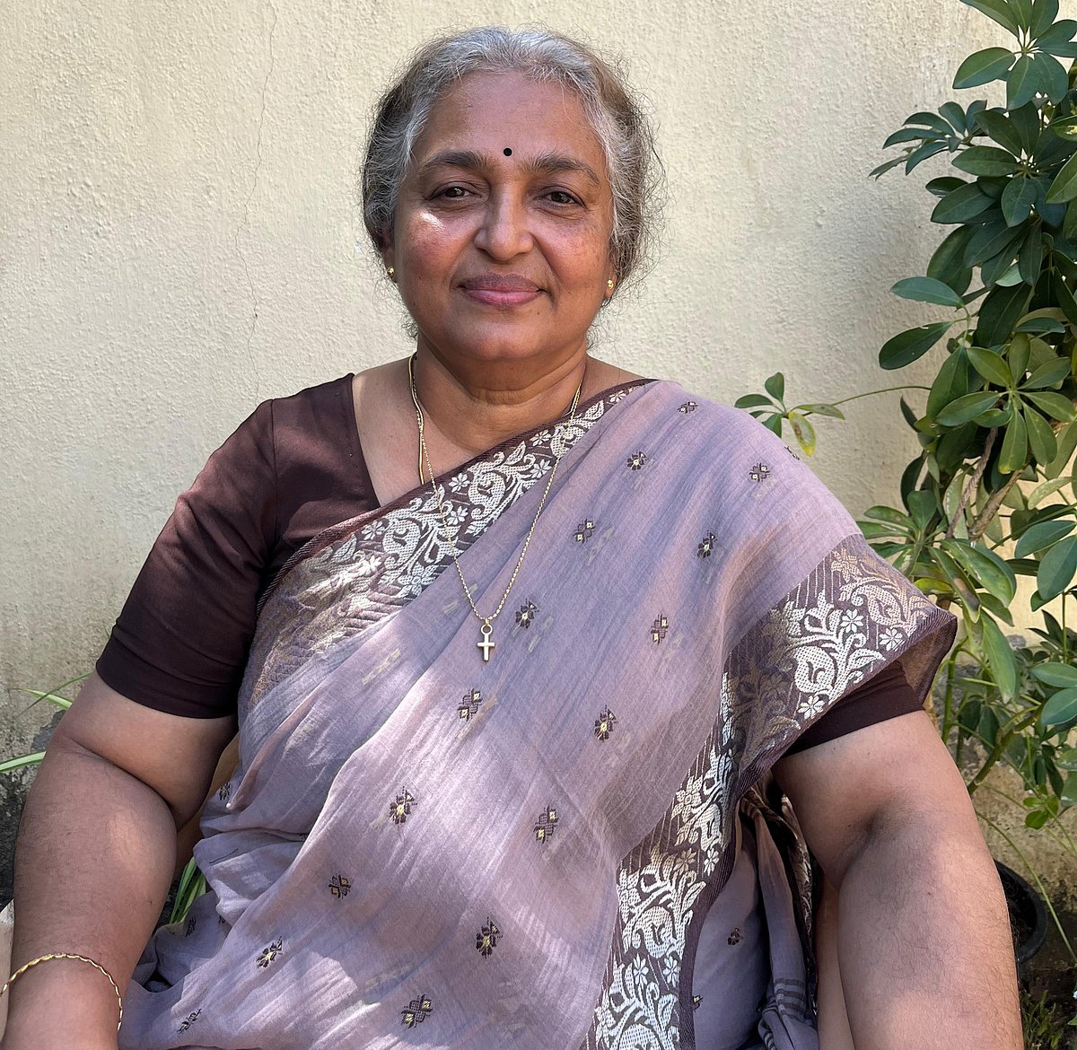 Tourist Family : `சிம்ரன் கிட்ட, அவங்களுக்கு டப்பிங் பேசினத சொன்னேன்’ - 'மங்கையர்க்கரசி' ஶ்ரீஜா ரவி