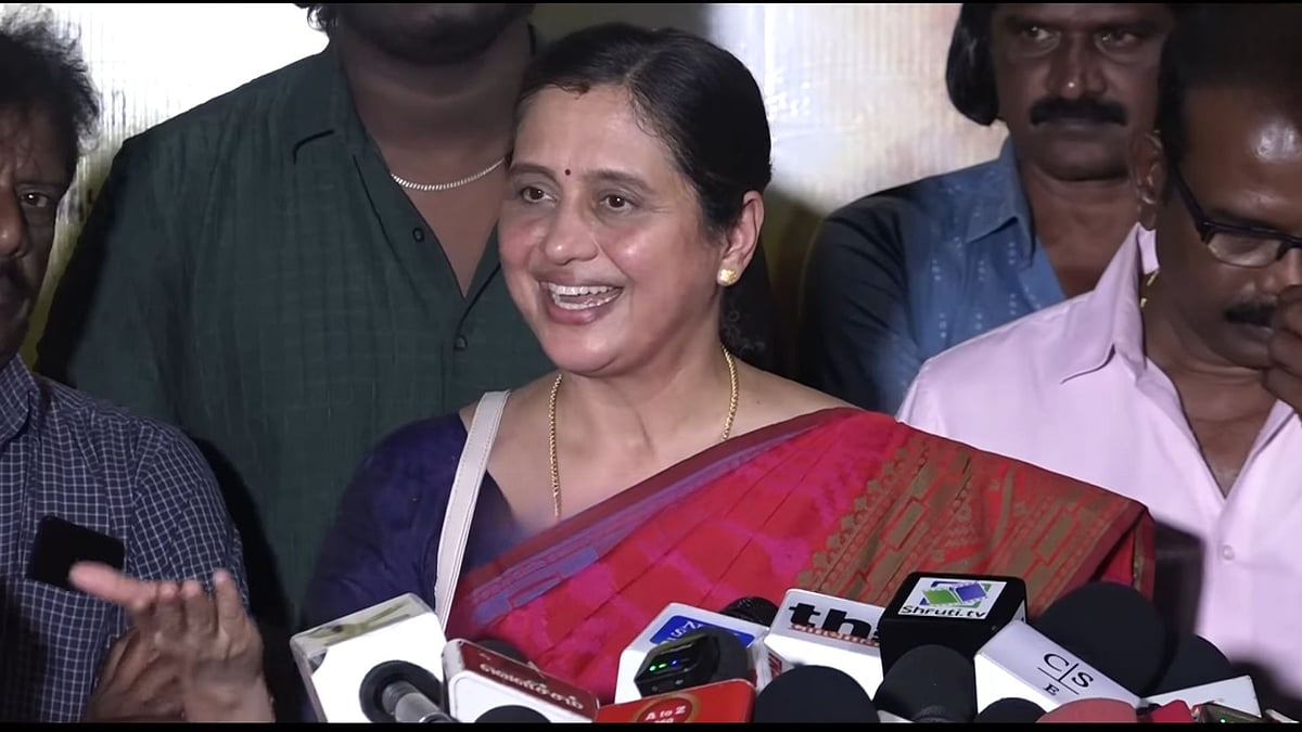Devayani: ``நானும் ராஜகுமாரன் சாரும் எங்க குழந்தைகளை மாத்தி மாத்தி பார்த்துக்குறோம்!'' - தேவயானி
