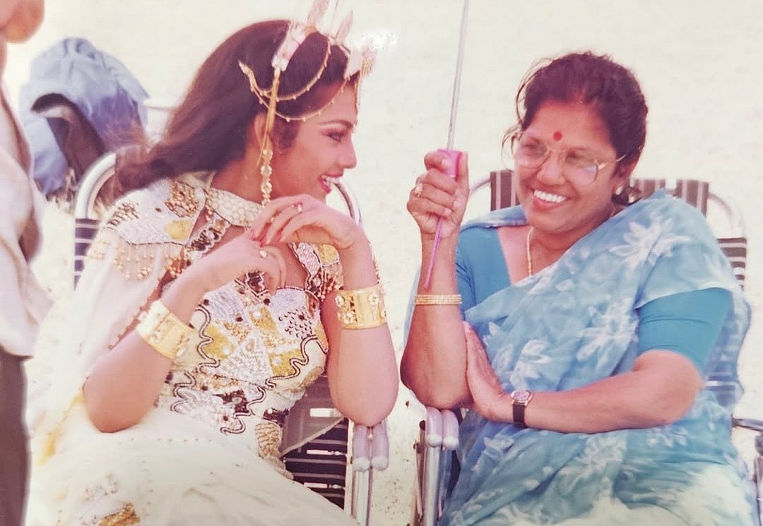 ' என்னுடைய சிறந்த தருணங்கள் எல்லாவற்றுக்கு பின்னாலும்  அம்மாதான்  இருந்தாங்க'- நெகிழும் மீனா 