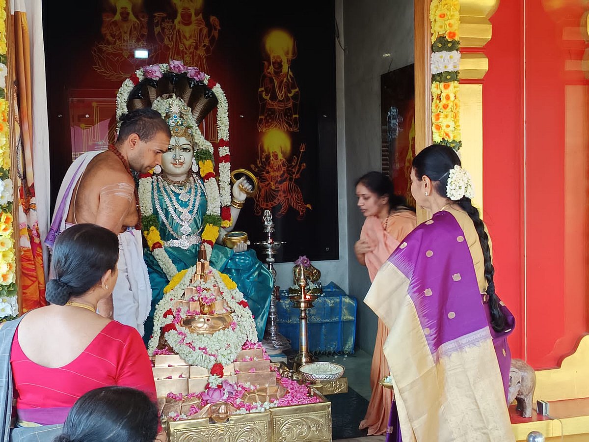 முதல்வர் ஸ்டாலினின் நீலகிரி பயணம்: துர்கை வழிபாடு செய்த துர்கா ஸ்டாலின்