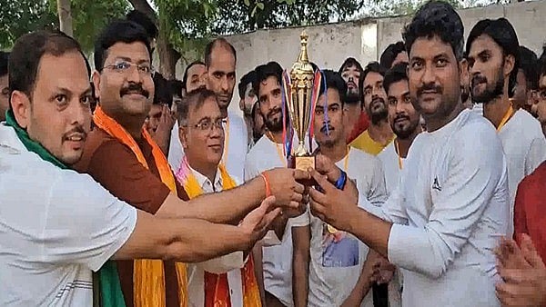 இது IPL இல்ல JPL; சிறை கைதிகளின் உடல் மற்றும் மன நலனுக்காக உ.பி-யில் கிரிக்கெட் தொடர்!