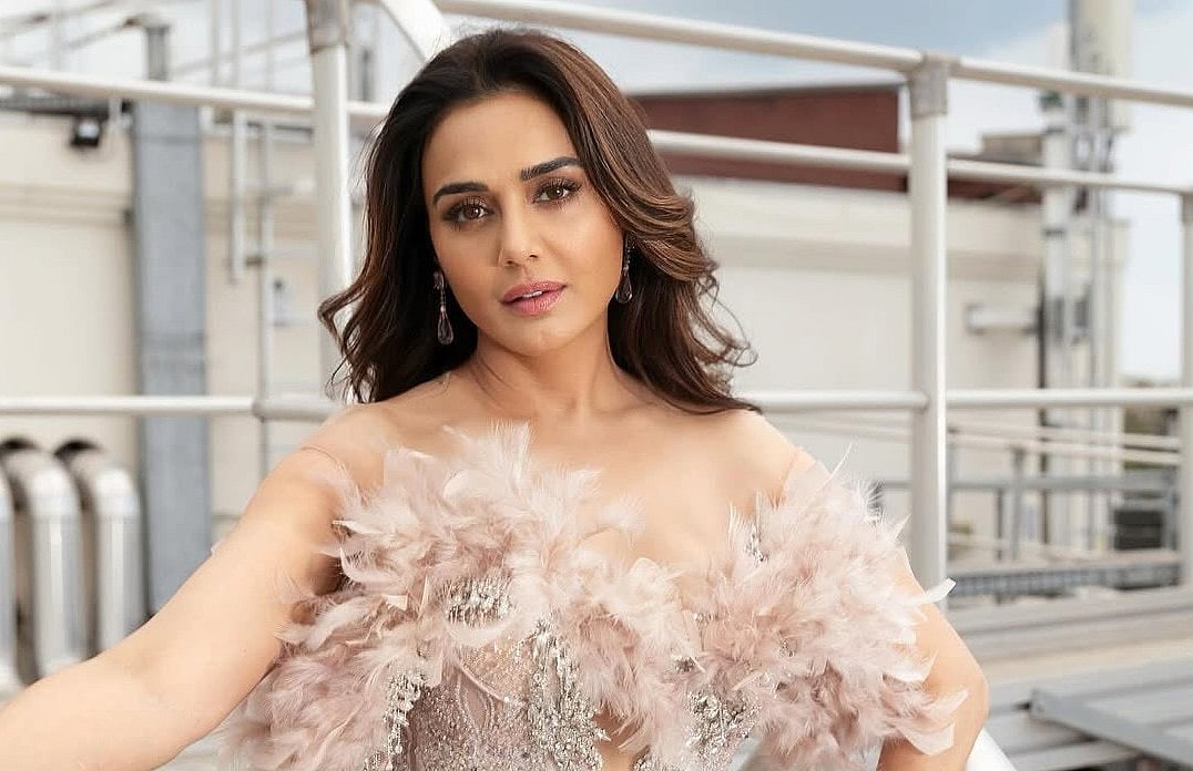 இளம் வீரரை கட்டிப்பிடித்த படம்: ``மார்பிங் செய்யப்பட்ட போலி..'' - நடிகை பிரீத்தி ஜிந்தா காட்டம்