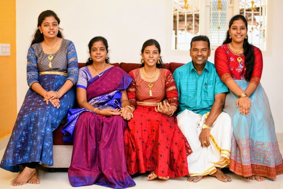 UPSC Exam: ஒரே வீட்டில் ஐ.பி.எஸ், ஐ.எஃப்.எஸ் அதிகாரிகள்.. சென்னையில் அக்கா, தங்கை சாதனை!