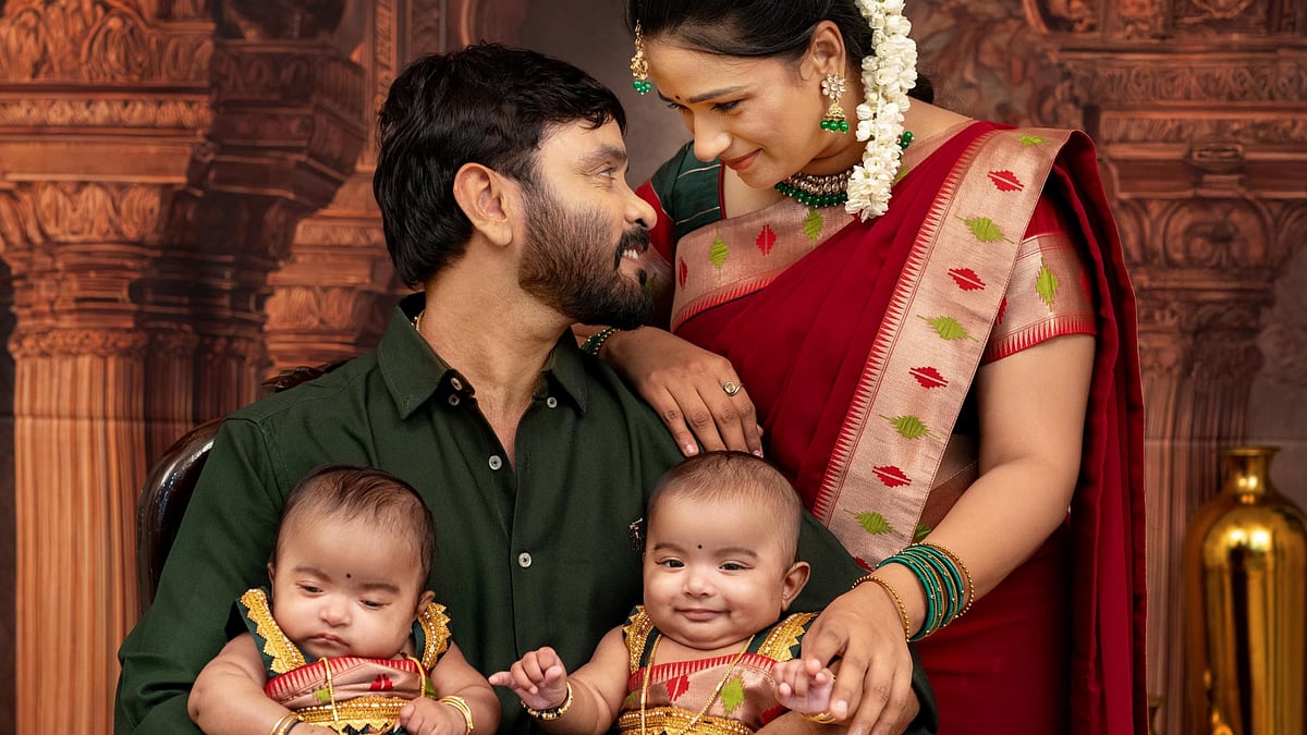 Snehan: `உறவை மனது வளர்க்குதே!' - சிநேகன் - கன்னிகா தம்பதியின் காதல் - கவிதை |Photo Album