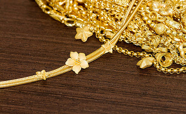 Gold Rate: கொஞ்சம் குறைந்த தங்கம் விலை; இன்றைய தங்கம் விலை என்ன?