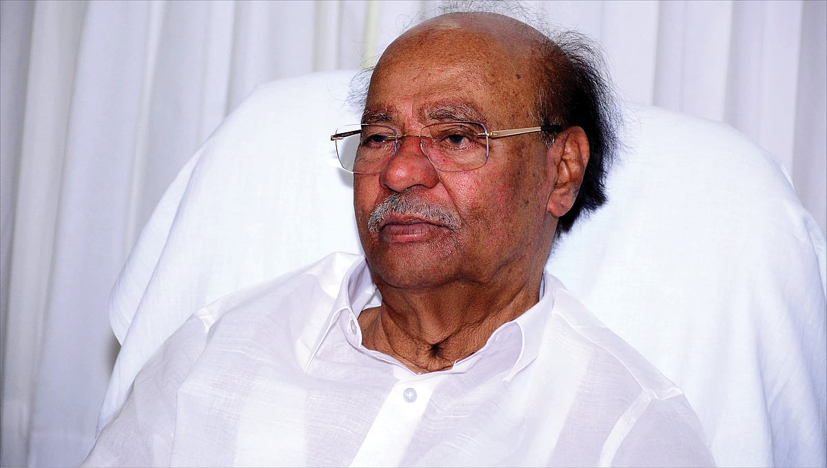 'I am Alright; சென்னை போகிறேன், அங்கு தான்..!' - குருமூர்த்தி சந்திப்பு குறித்து ராமதாஸ் பேசியதென்ன?