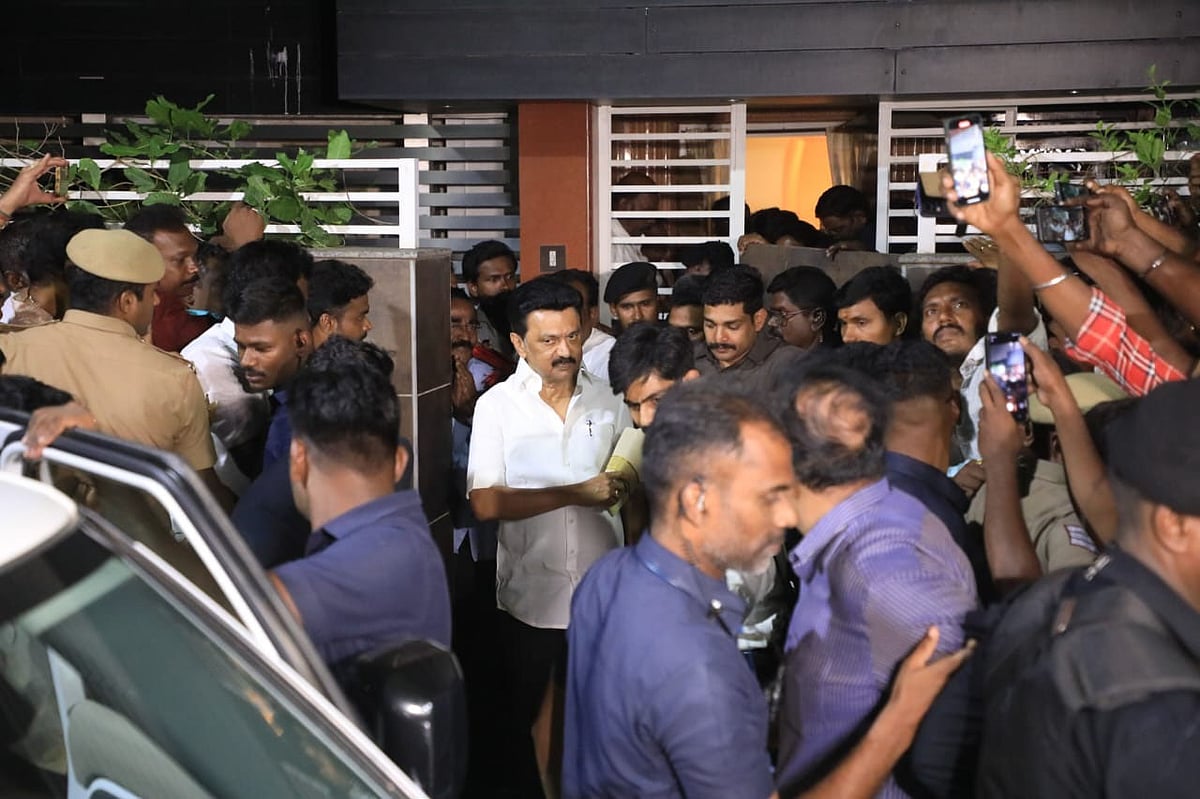 MK Stalin: தொண்டர்களின் வாழ்த்துகளுடன் வீடு திரும்பினார் முதல்வர் ஸ்டாலின்!