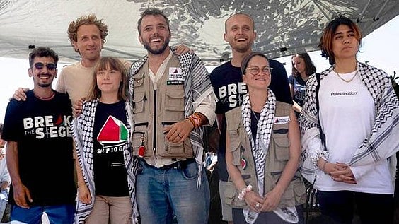 Gaza: ``உலகின் மௌனம் அச்சுறுத்துகிறது'' -இஸ்ரேலை எதிர்த்து காசாவுக்கு உதவ முயலும் கிரேட்டா தன்பெர்க்