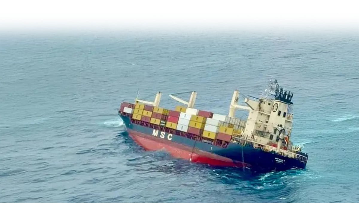 MSC ELSA 3: கடலில் மூழ்கிய லைபீரியக் கப்பல்; சிறைப்பிடித்த கேரள அரசு; ரூ.1227 கோடி செலுத்தி மீட்பு!