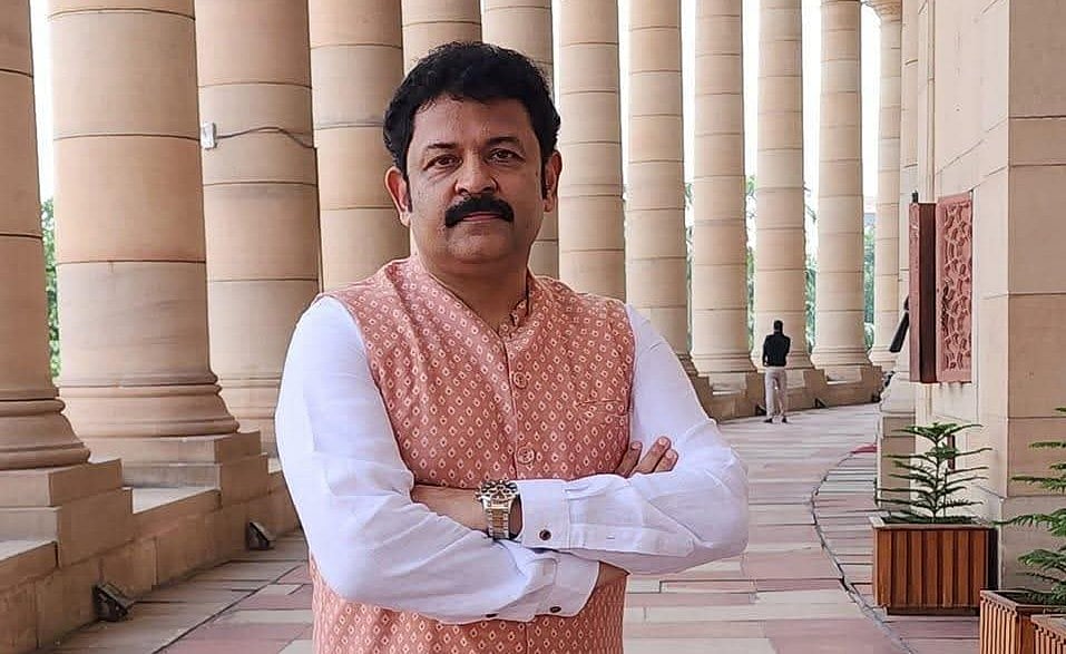 Kerala: `பெண் ஊழியரை கடத்தி, மிரட்டல்?' - போலீசார் வழக்கு பதிவு.. நடிகர் கிருஷ்ணகுமார் சொல்வதென்ன?