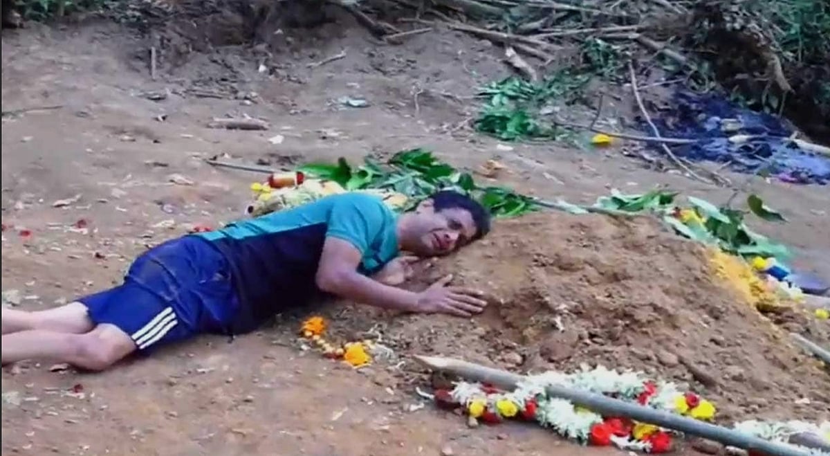 Bengaluru Stampede: ``மகனுக்காக நான் வாங்கிய இடத்திலேயே அவனது கல்லறை..'' - தந்தையின்  சோகக் குரல்