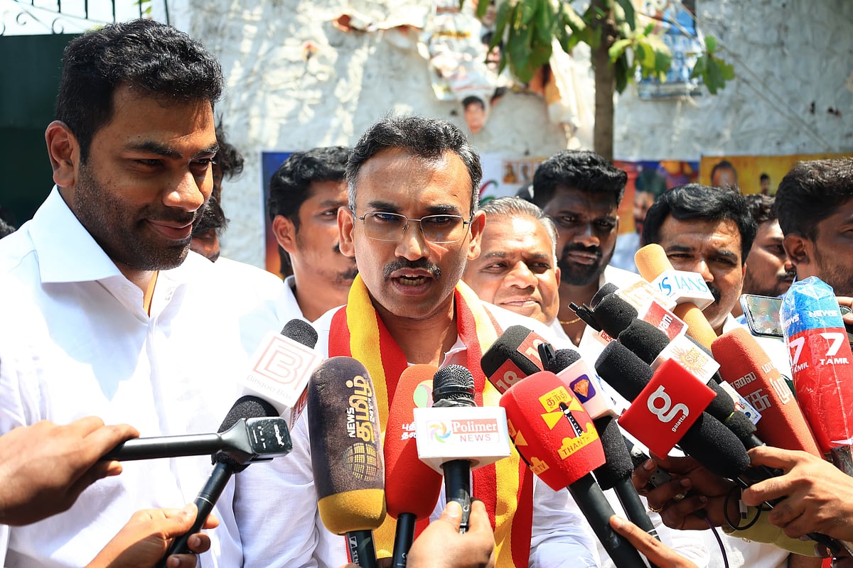 `விஜய் வீட்டில் ஐ.டி ரெய்டு.. நான் சம்பந்தப்பட்டிருந்தேனா?’ - தவெகவில் இணைந்த முன்னாள் IRS அருண்ராஜ்