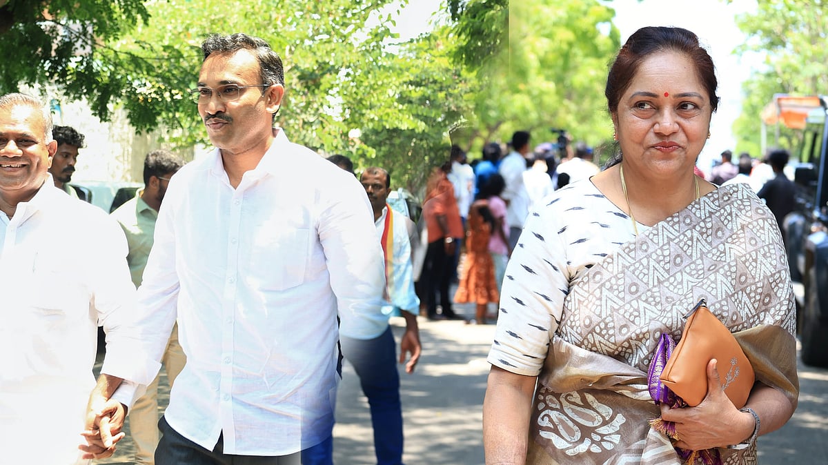 TVK : 'முன்னாள் MLA-க்கள்; விருப்ப ஓய்வு பெற்ற IRS அதிகாரி! - தவெகவில் இணைந்தோர் யார் யார்?