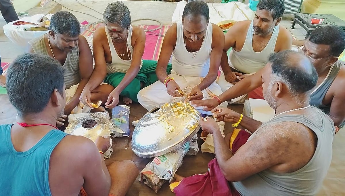 திருச்செந்தூர் கோயில் குடமுழுக்கு: கோபுர புதுப்பிப்பு தொடக்கம்; 14 ஆண்டுகளாகச் சேதமாகாத கலச தானியம்!