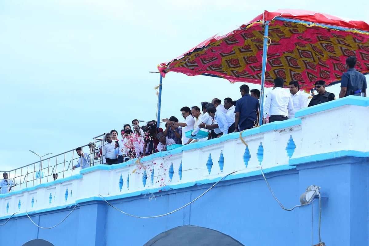 கல்லணை, ரோடு ஷோ, சிலை திறப்பு, நலத்திட்ட உதவி.. முதல்வரின் தஞ்சாவூர் விசிட்