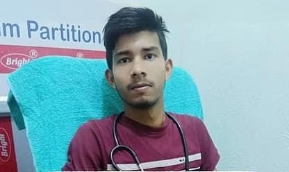 `உண்மையாகக் காதலித்தால் உயிரைக்கொடு' காதலை நிரூபிக்க விஷம் குடித்தாரா வாலிபர்? - போலீஸ் விசாரணை