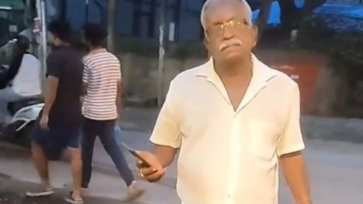 பெங்களூரு: ` கடை பெயர் பலகையில் கன்னடத்துக்கு முக்கியத்துவம் இல்லை'- வாக்குவாதம் செய்த முதியவர் 