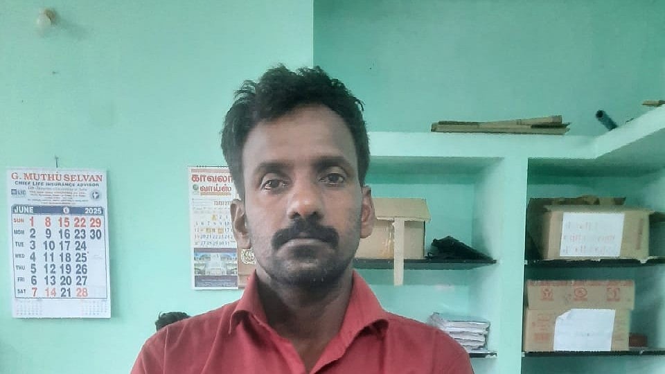 கோவை: கோயில் உண்டியலை உடைத்து பணம் திருடிவிட்டு... அசந்து தூங்கியதால் சிக்கிய திருடன்!