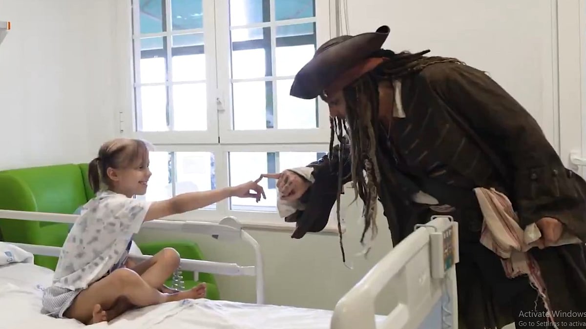 Johnny Depp: ஜாக் ஸ்பேரோவின் திடீர் என்ட்ரி; மகிழ்ச்சியில் ஆழ்ந்த குழந்தைகள்.. நெகிழவைத்த  ஜானி டெப்