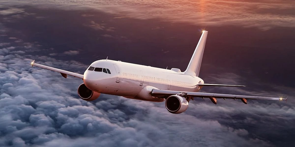 Aviation: ஃப்ளைட்ல வேலை பார்க்கணும்னா பைலட்தான் ஆகணுமா? - விமானத் துறை படிப்புகளின் லிஸ்ட்