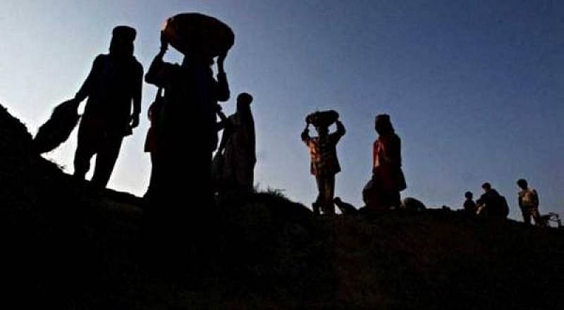 மும்பை: சட்டவிரோதமாக குடியேறும் வங்கதேசத்தினர்; ஒப்பந்தாரர்களுக்கு அரசு எச்சரிக்கை; பின்னணி என்ன?