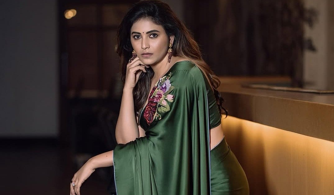 Anjali: 'பச்சை நிறமே, பச்சை நிறமே...' - நடிகை அஞ்சலியின் ரீசன்ட் க்ளிக்ஸ்! | Photo Album 