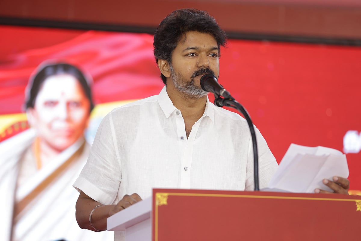 TVK : 'நானே முதலமைச்சர்; பா.ஜ.கவோடு கூட்டணி இல்லை!' - பனையூரில் விஜய் கர்ஜித்ததின் பின்னணி என்ன?