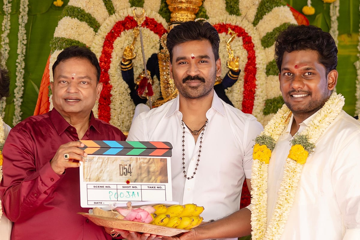 Dhanush: தனுஷ் நடிக்கும் `D54' படப்பிடிப்பு பூஜை க்ளிக்ஸ் | Photo Album