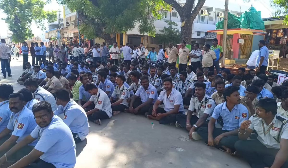 பழநி: கோவில் பாதுகாவலர்கள், வழக்கறிஞர்கள் போராட்டம்; கோவில் சேவைகள் முடக்கம்; பின்னணி என்ன?