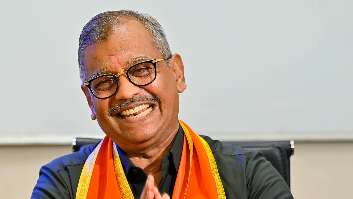 `நடிகர் சஞ்சய் தத் நினைத்தால் மும்பை குண்டு வெடிப்பு நடந்திருக்காது' -உஜ்வல் நிகம் எம்பி சொல்வதென்ன?