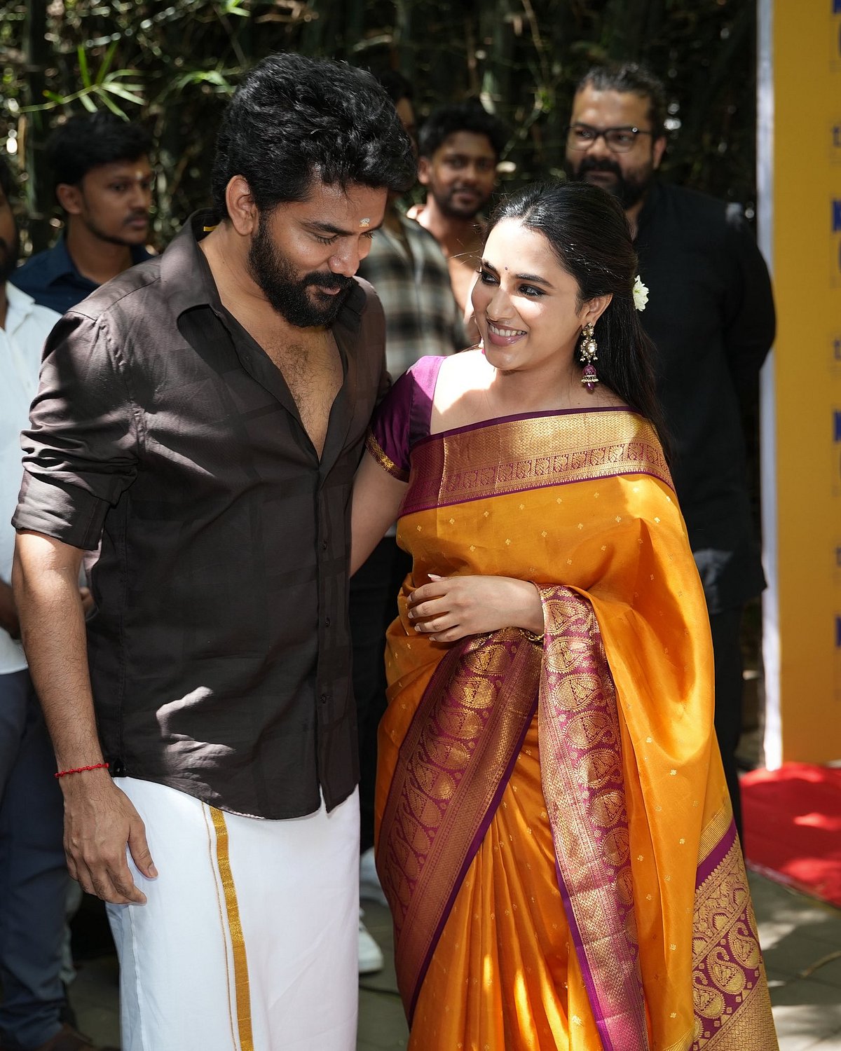 Kavin - Priyanka Mohan இணையும் புதிய பட பூஜை | Photo Album