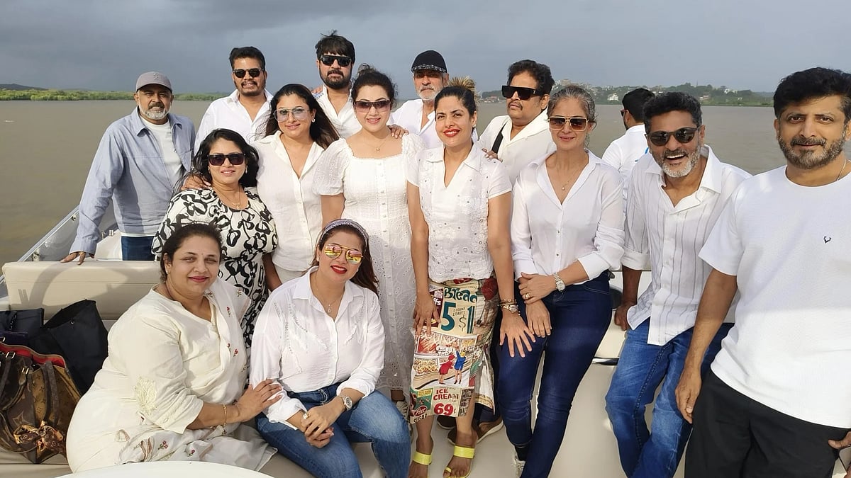 90's Kollywood Reunion: 'இது போல சொந்தம் தந்ததால்...' - 90ஸ் நட்சத்திரங்களின் ரீயூனியன்| Photo Album