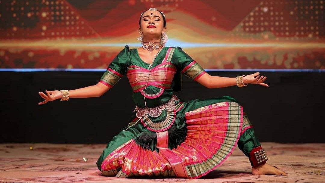 World Record: '17 நாள்கள், 170 மணி நேரம்' - பரத நாட்டியத்தில் புதிய சாதனை படைத்த கல்லூரி மாணவி